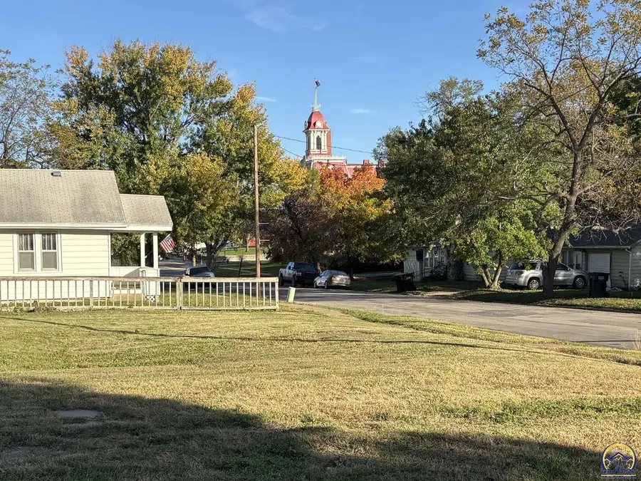 348 State St, Cottonwood Falls, KS 66845 - Image #2