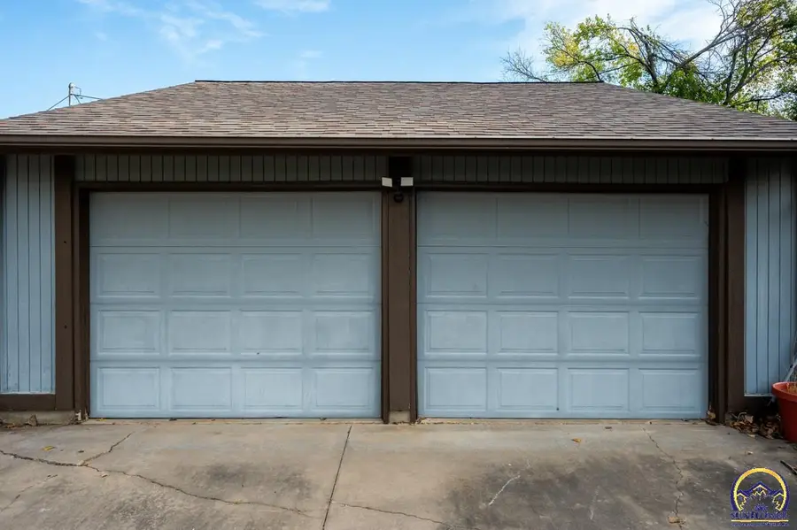 4612 SW Shenandoah Rd, Topeka, KS 66610 - Image #2