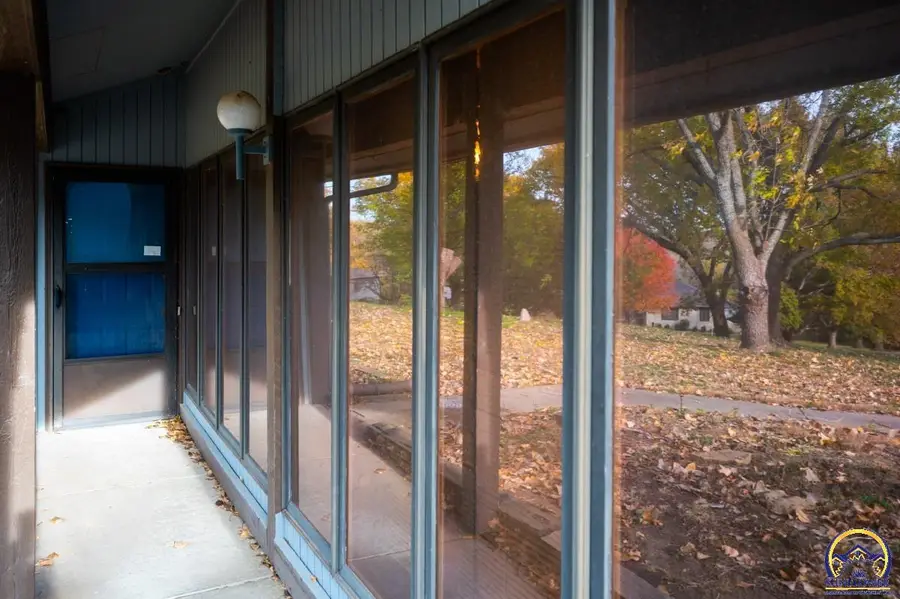 4612 SW Shenandoah Rd, Topeka, KS 66610 - Image #3