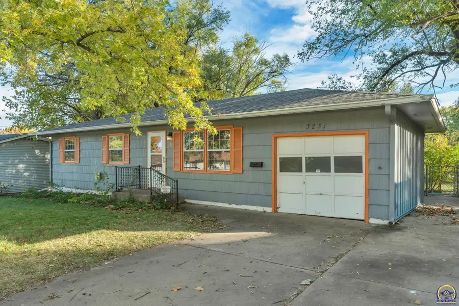 3231 SW 30th Ter, Topeka, KS 66614 - Image #2