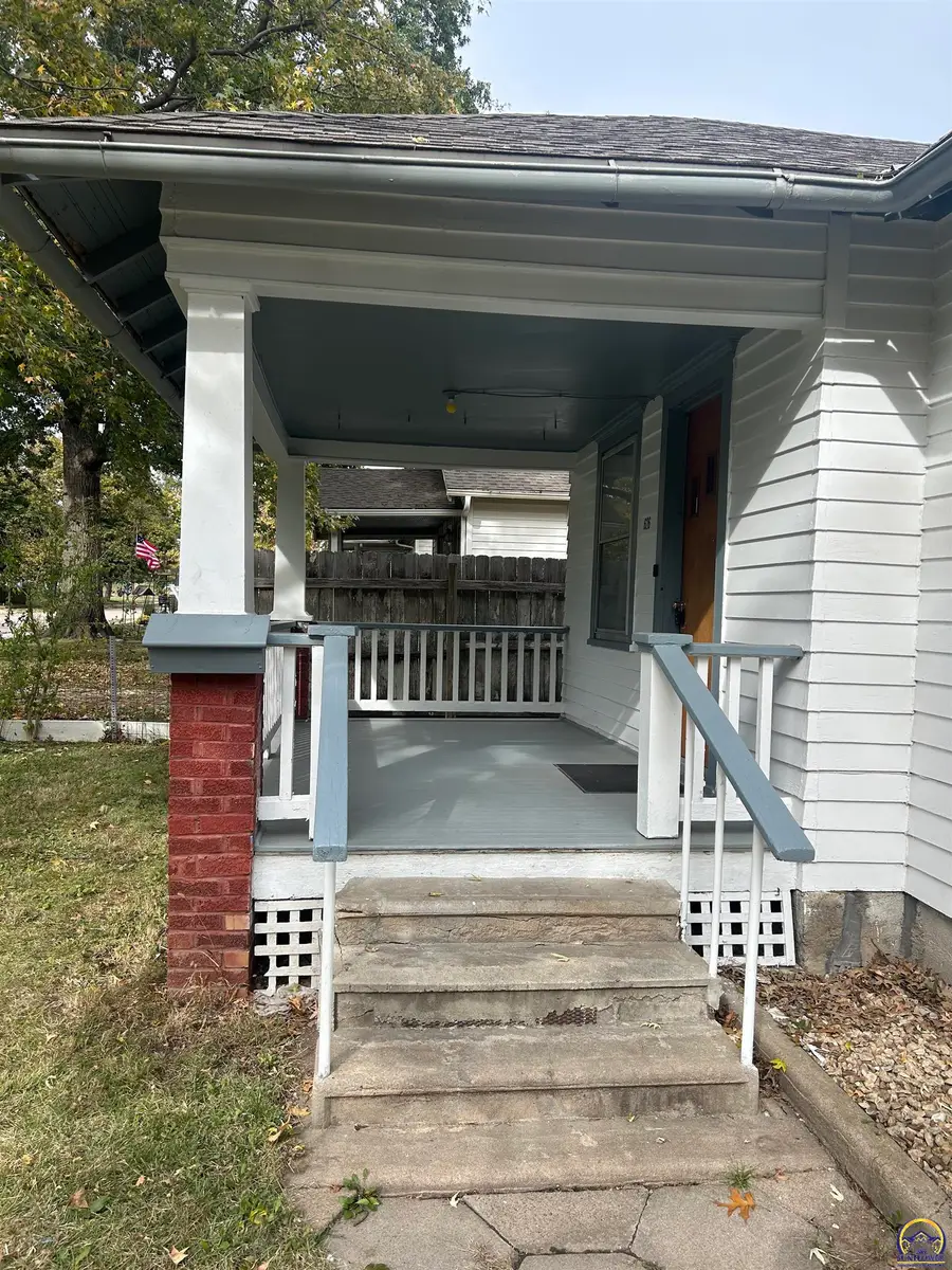 626 SW Medford Ave, Topeka, KS 66606 - Image #2