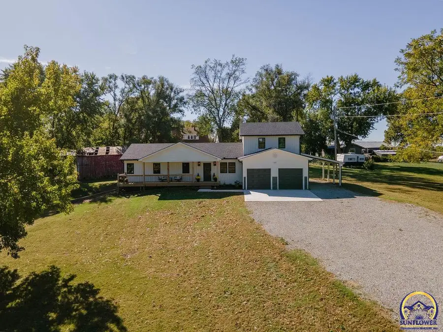 621 Monroe St, Oskaloosa, KS 66066 - Image #2