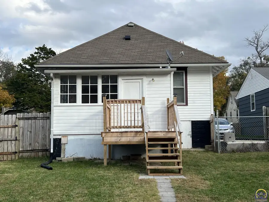 2315 SE Ohio Ave, Topeka, KS 66605 - Image #2