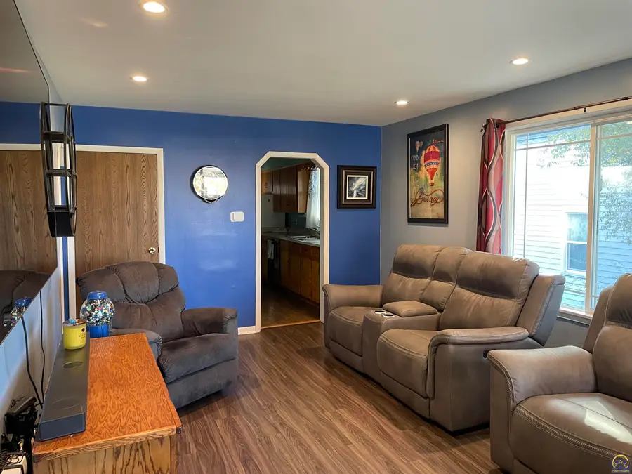 2235 SW Kenilworth Ct, Topeka, KS 66606 - Image #3