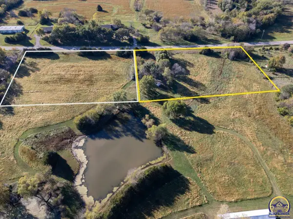 728 E Santa Fe Ave, Burlingame, KS 66413