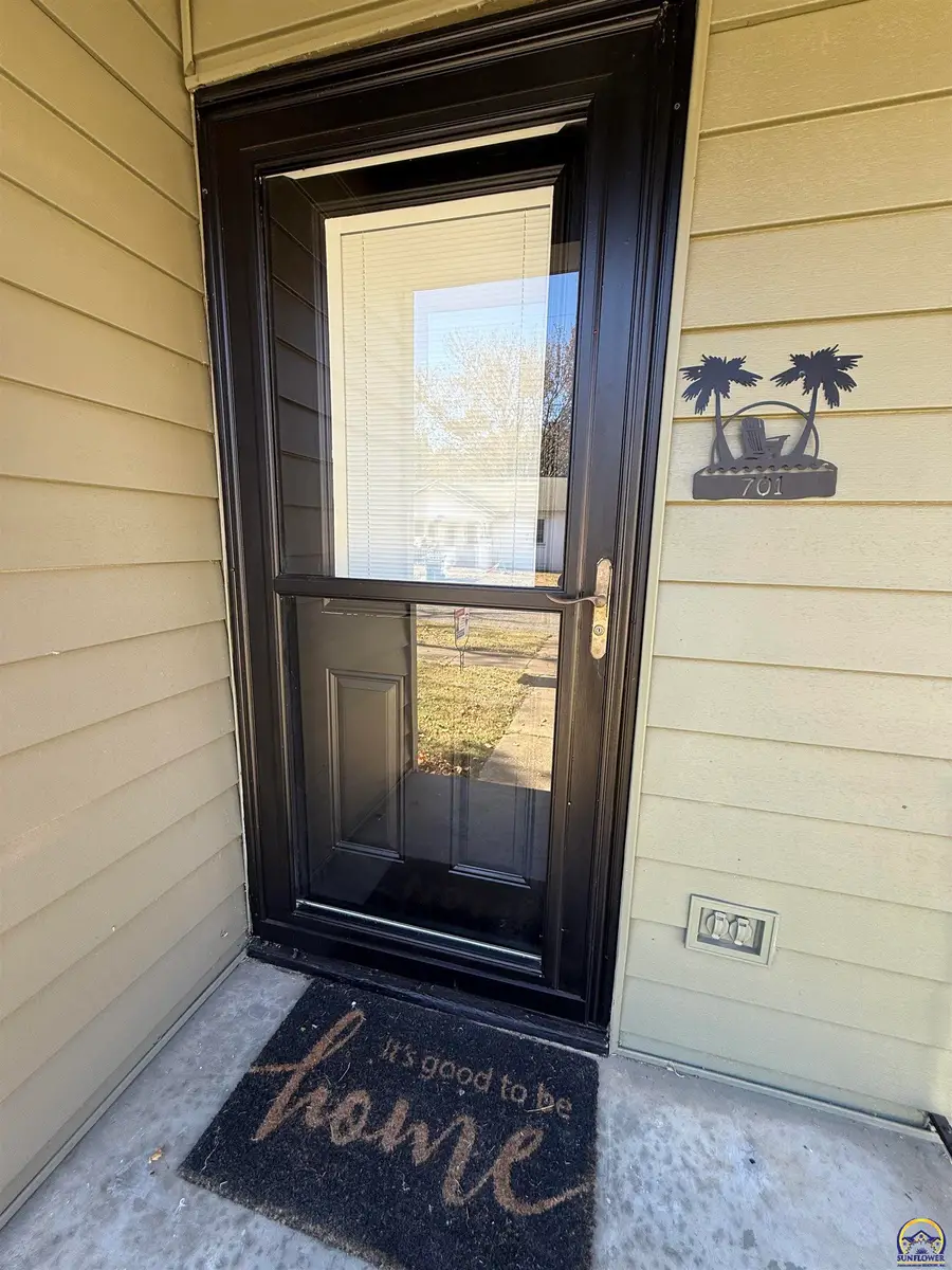 701 S 3rd St, Madison, KS 66860 - Image #2