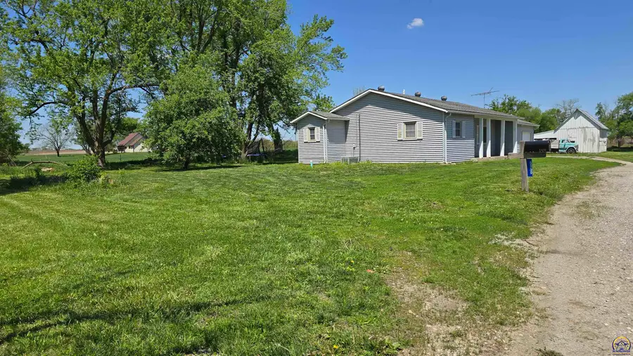 5950 Grant Rd, Effingham, KS 66023 - Image #2
