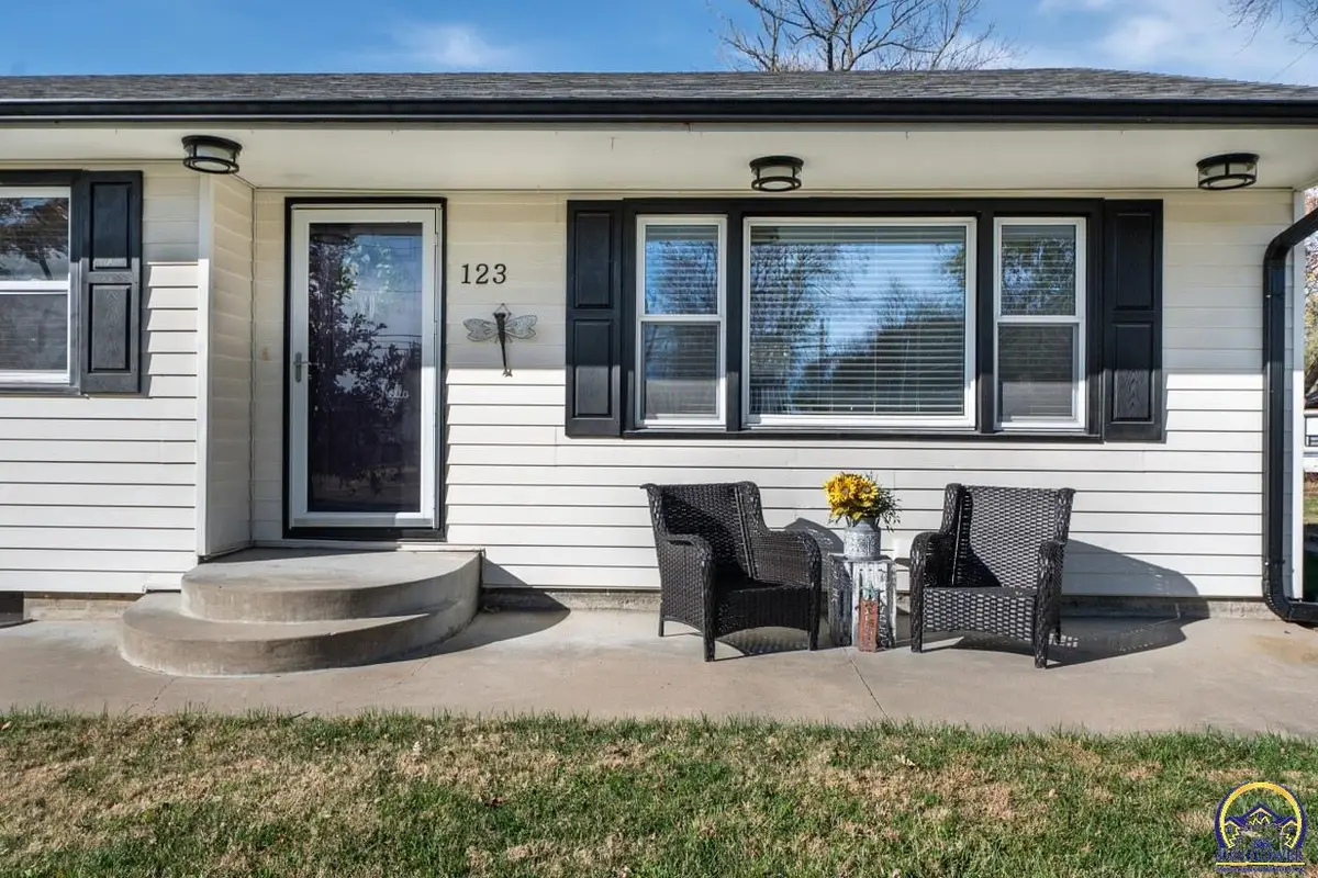 123 S 3rd St, Osage City, KS 66523 - Image #1