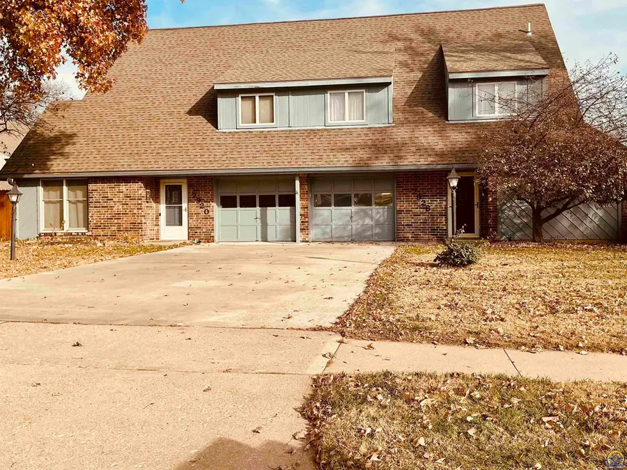 2926 SW Arrowhead Rd, Topeka, KS 66614 - Image #2