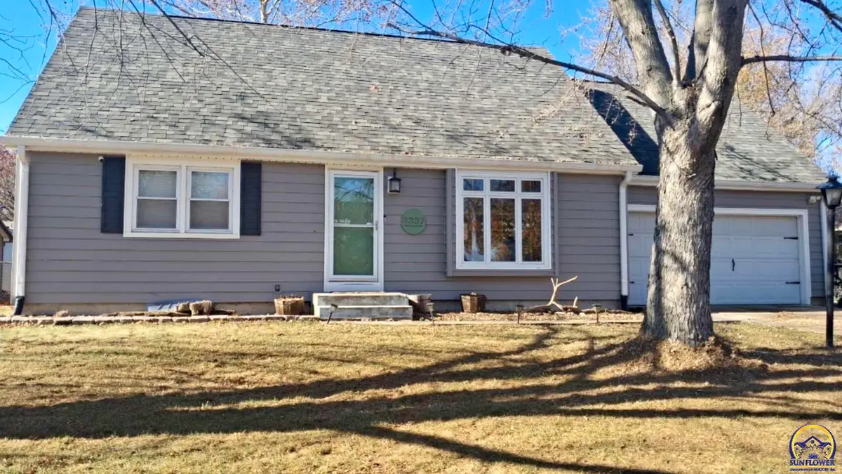 3337 SW Arrowhead Rd, Topeka, KS 66614 - Image #1