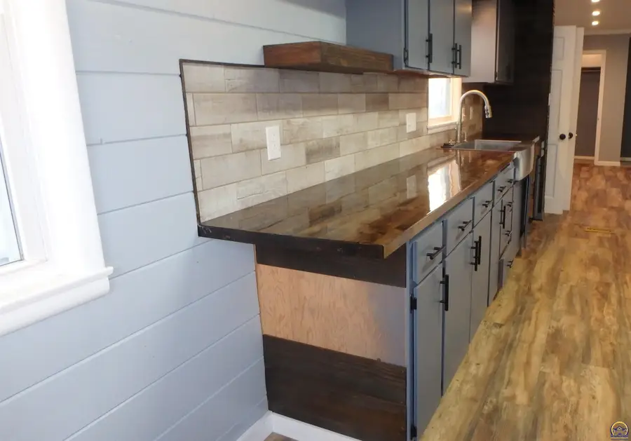 2310 SE Massachusetts Ave, Topeka, KS 66605 - Image #3