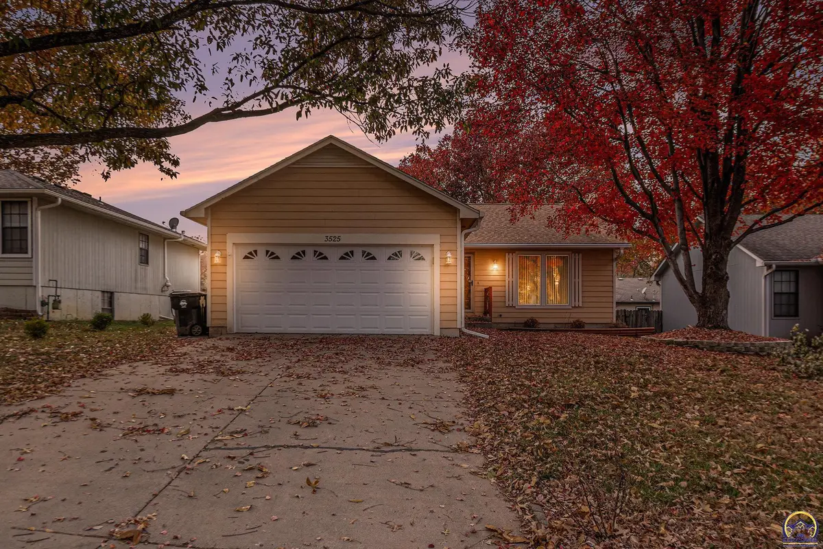 3525 SW Kent Ct, Topeka, KS 66614 - Image #1