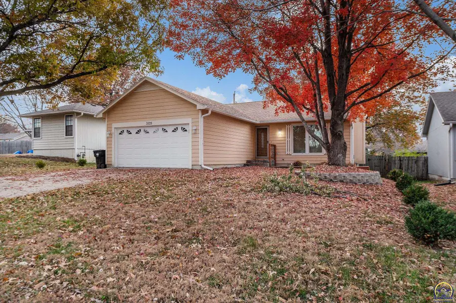 3525 SW Kent Ct, Topeka, KS 66614 - Image #2
