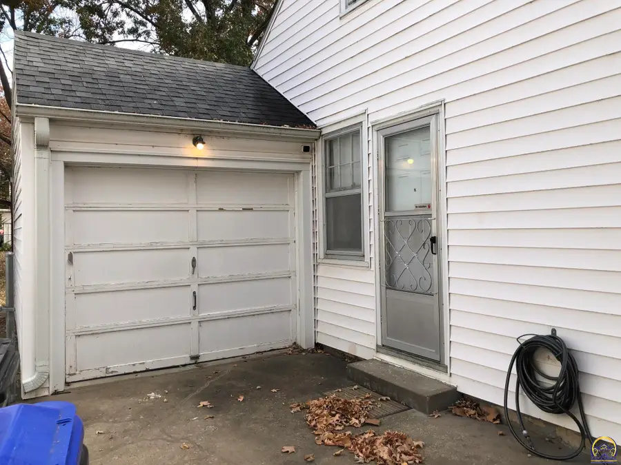 2024 Stone Ave, Topeka, KS 66604 - Image #2