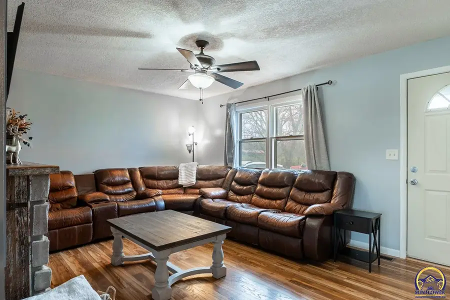 113 W Ridgeway St, Carbondale, KS 66414 - Image #3