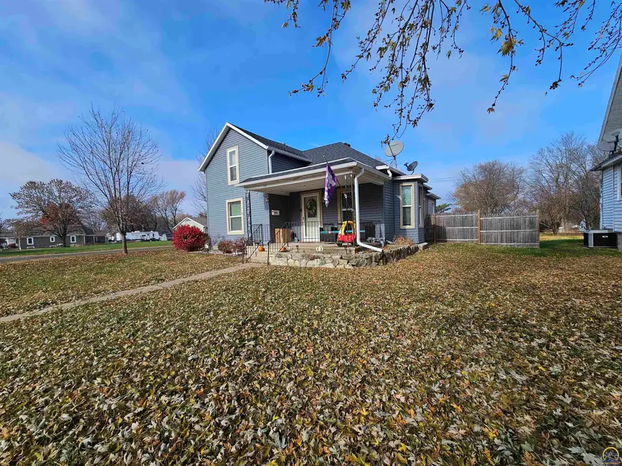 1218 Jefferson St, Sabetha, KS 66534 - Image #2