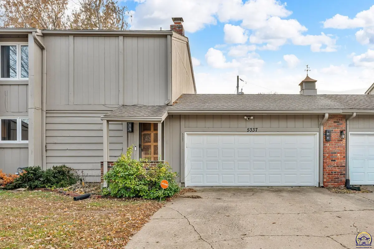 5337 SW Chelsea Ct, Topeka, KS 66604 - Image #1