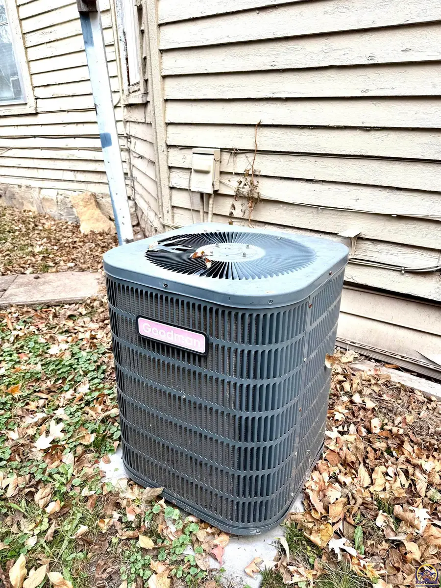 1183 SW Plass Ave, Topeka, KS 66604 - Image #2