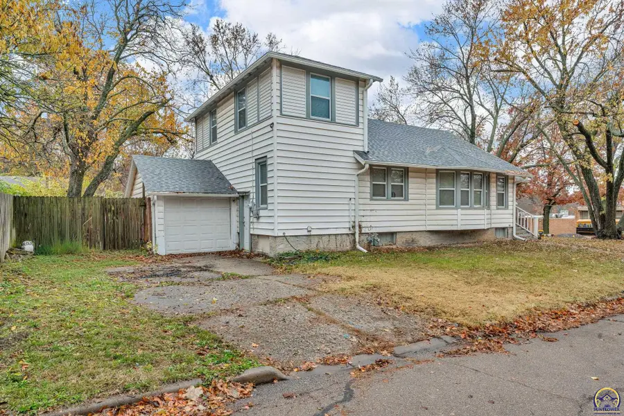 700 SW Roosevelt St, Topeka, KS 66608 - Image #2