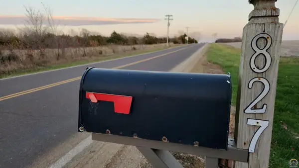 827 Second St, Whiting, KS 66552