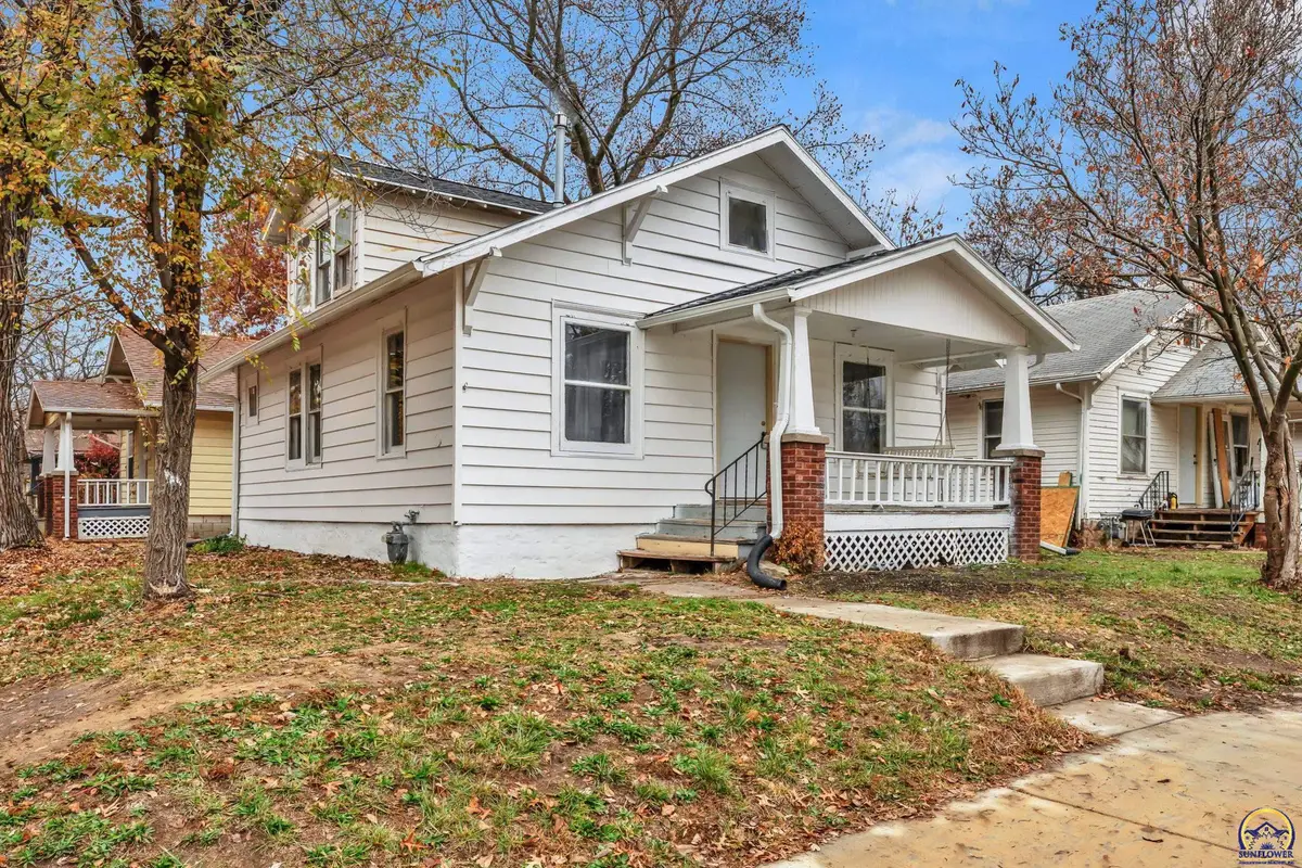 2016 SW 12th St, Topeka, KS 66604 - Image #1