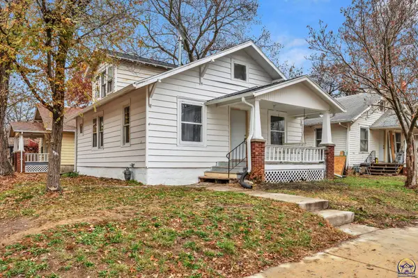 2016 SW 12th St, Topeka, KS 66604