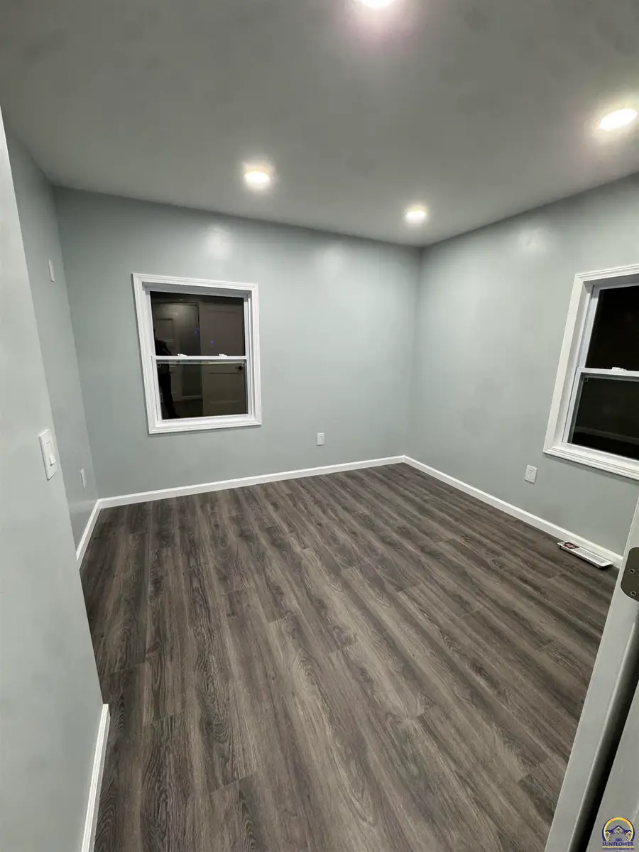 3433 SE Adams St, Topeka, KS 66605 - Image #2
