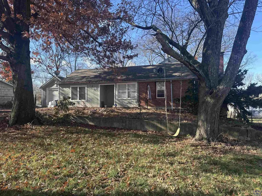 1911 SE Iowa Ave, Topeka, KS 66607 - Image #2