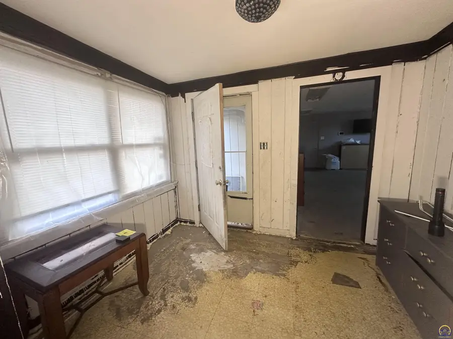 1911 SE Iowa Ave, Topeka, KS 66607 - Image #3