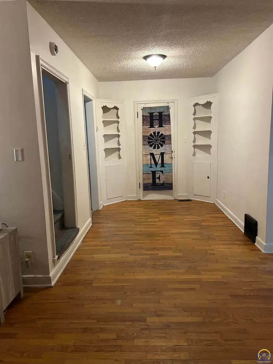 910 SW Randolph Ave, Topeka, KS 66606 - Image #3
