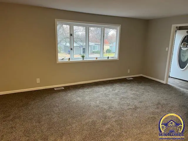 3116 SW Stone Ave, Topeka, KS 66614 - Image #2