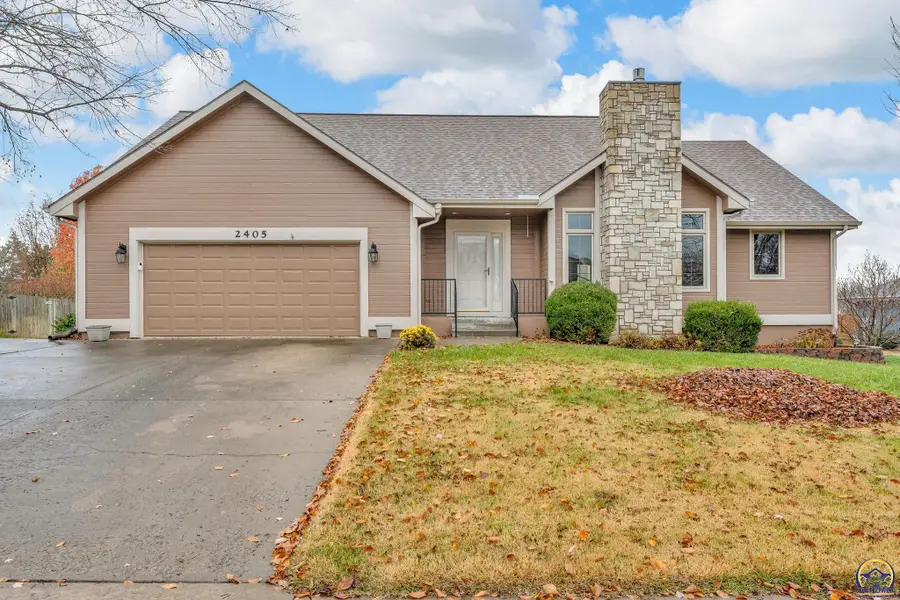 2405 SE Saturn Dr, Topeka, KS 66605 - Image #2