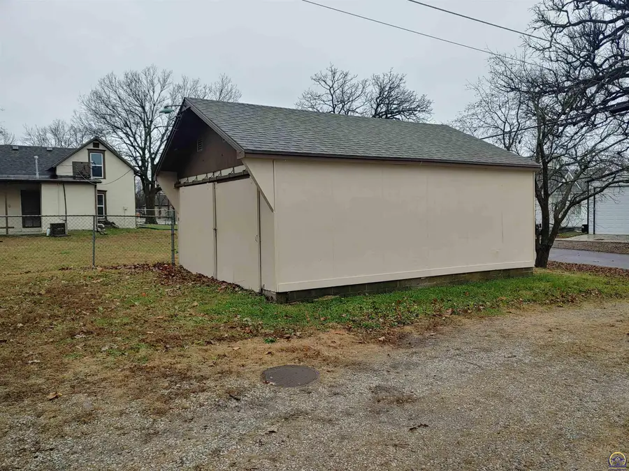 106 Winchester St, Winchester, KS 66097 - Image #2