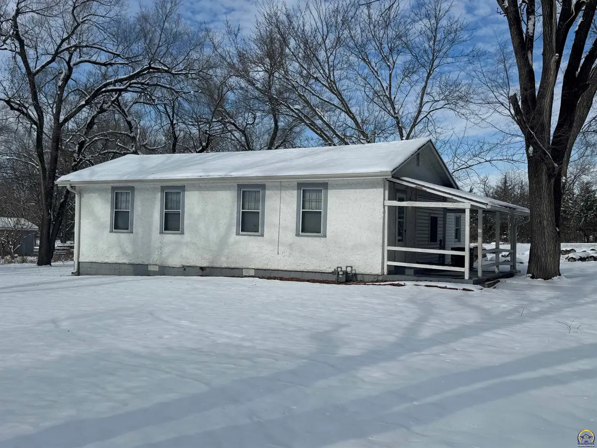 500 NW 56th St, Topeka, KS 66617 - Image #1