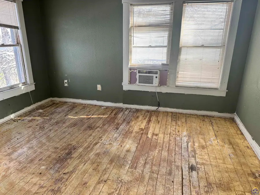 1231 N Harrison St, Auburn, KS 66402 - Image #3