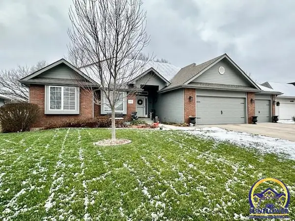 4453 SW Colly Creek Dr, Topeka, KS 66610