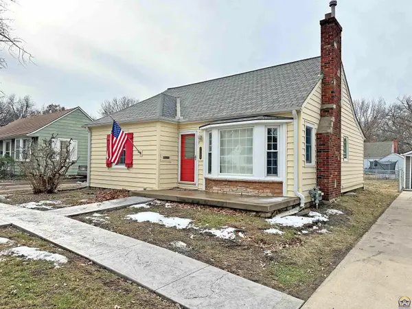 1735 SW Randolph Ave, Topeka, KS 66604