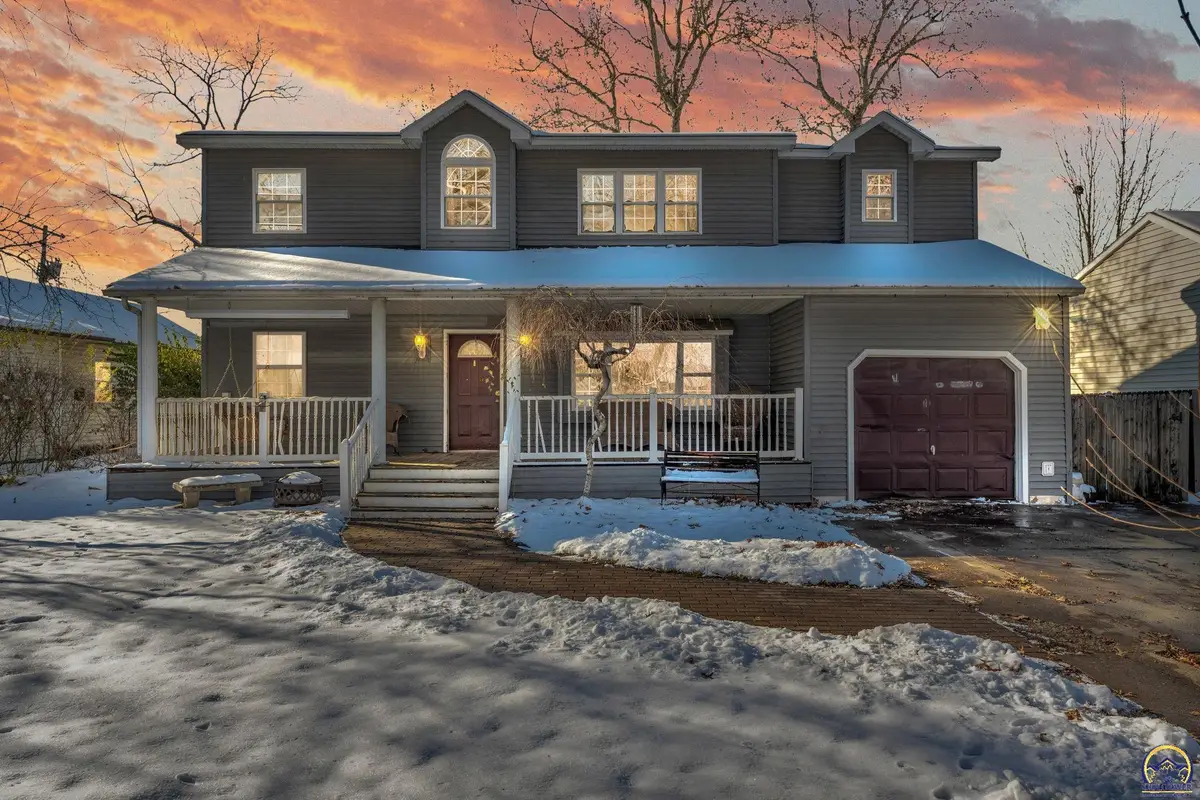 5813 SE Cross St, Topeka, KS 66619 - Image #1