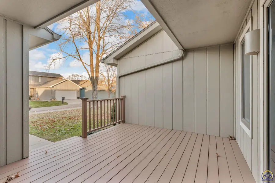 5709 SW Quail Cove Cir, Topeka, KS 66614 - Image #3