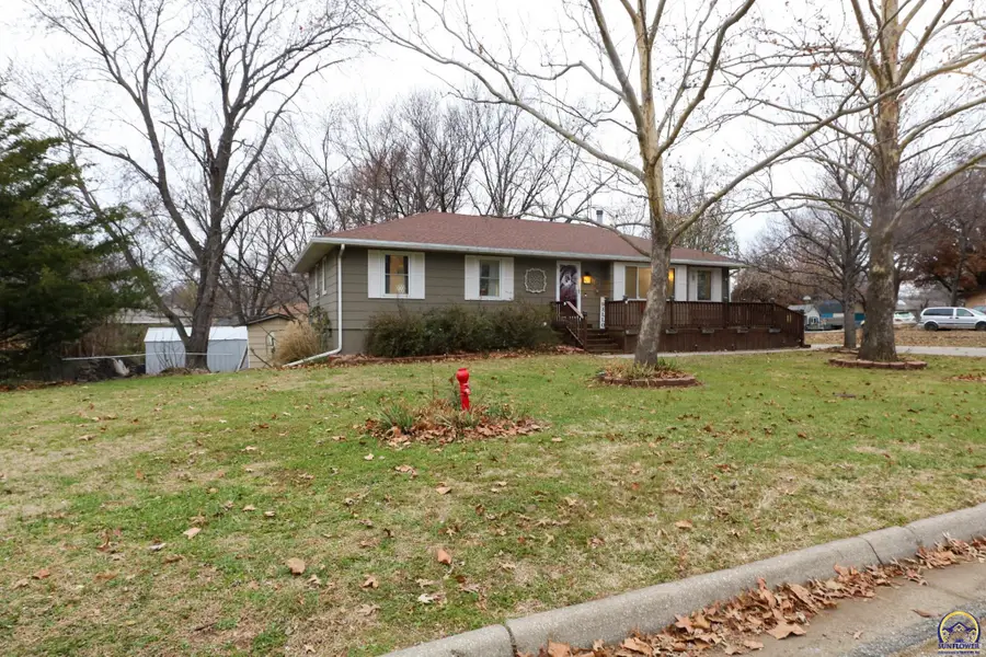 907 Thompson St, Emporia, KS 66801 - Image #3