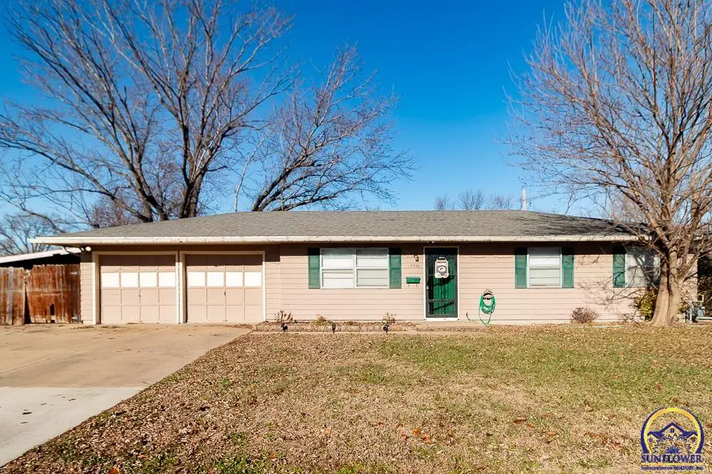 4032 SW 34th St, Topeka, KS 66614 - Image #1