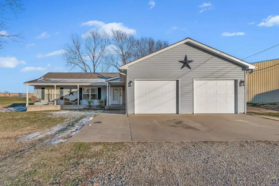 6946 SE Berryton Rd, Berryton, KS 66409 - Image #2