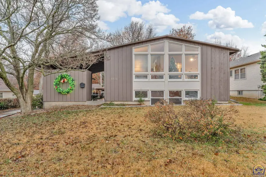 1721 SW 27th St, Topeka, KS 66611 - Image #2