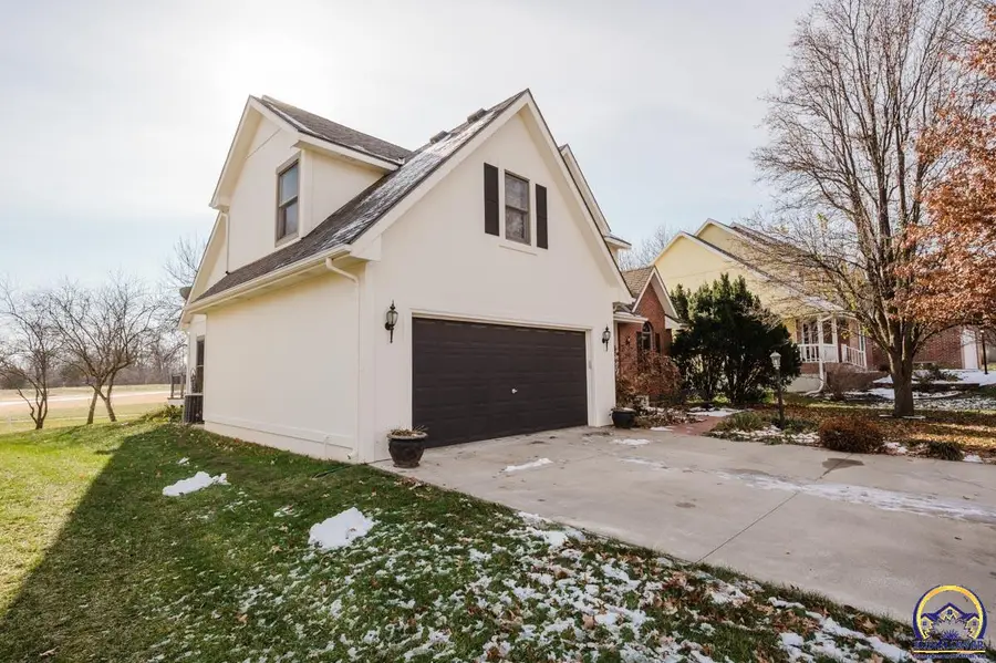 3807 SW Trevino Ct, Topeka, KS 66610 - Image #2