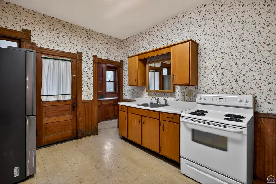 1272 SW Buchanan St, Topeka, KS 66604 - Image #3