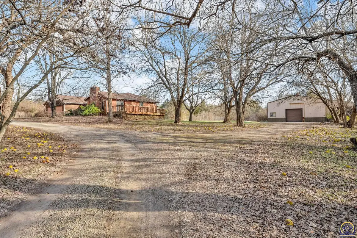 9040 SW Wanamaker Rd, Wakarusa, KS 66546 - Image #1