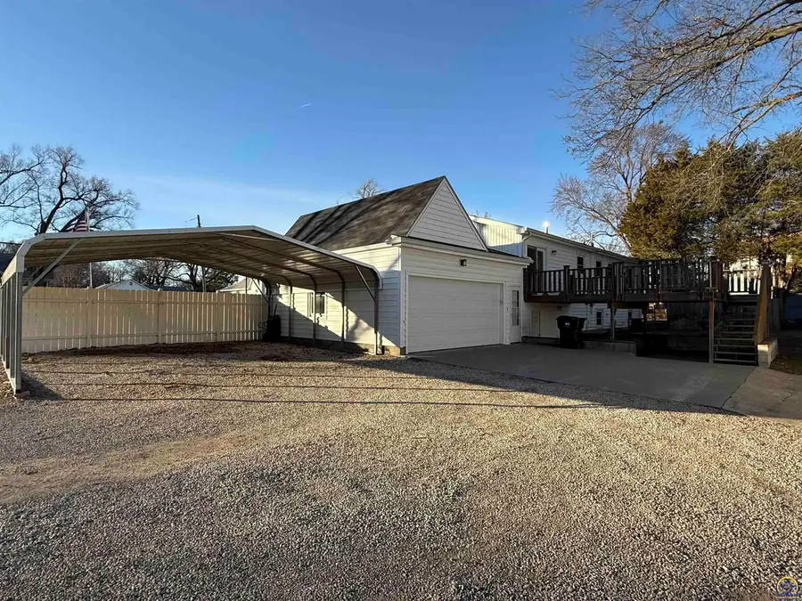 220 SE Arapaho Rd, Tecumseh, KS 66542 - Image #2
