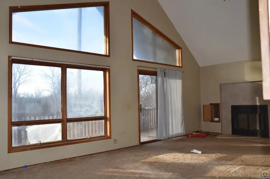 15803 S Topeka Ave, Ridgeway, KS 66614 - Image #2