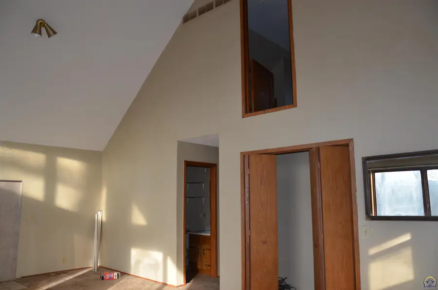 15803 S Topeka Ave, Ridgeway, KS 66614 - Image #3