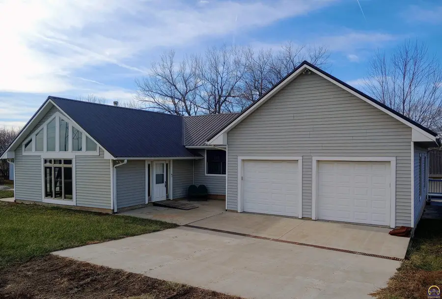 13869 S Rd, Mayetta, KS 66509 - Image #2